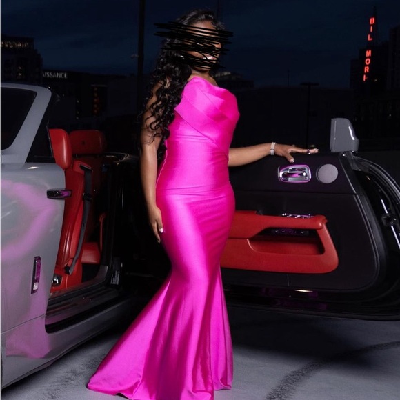 HOT PINK EVENING DRESS!! - Picture 1 of 6